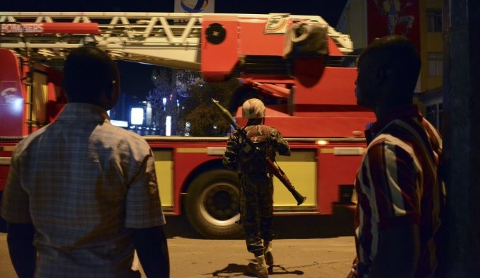 Ataque terrorista a hotel de Burkina Faso deja 20 muertos y decenas de heridos