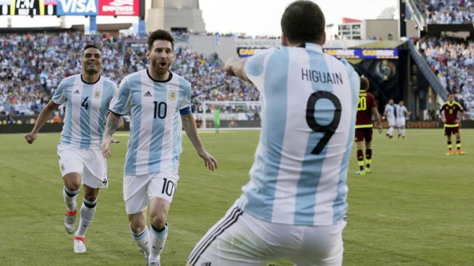 Argentina goleó a Venezuela y avanzó a las semifinales de la Copa América